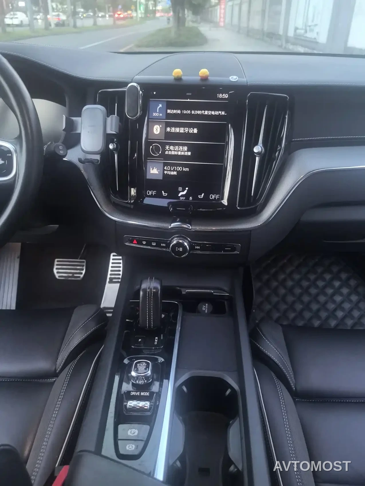 Volvo XC60 Plug-in Hybrid 2021 T8 E-Drive Hybrid Inscription Sport — фото 11