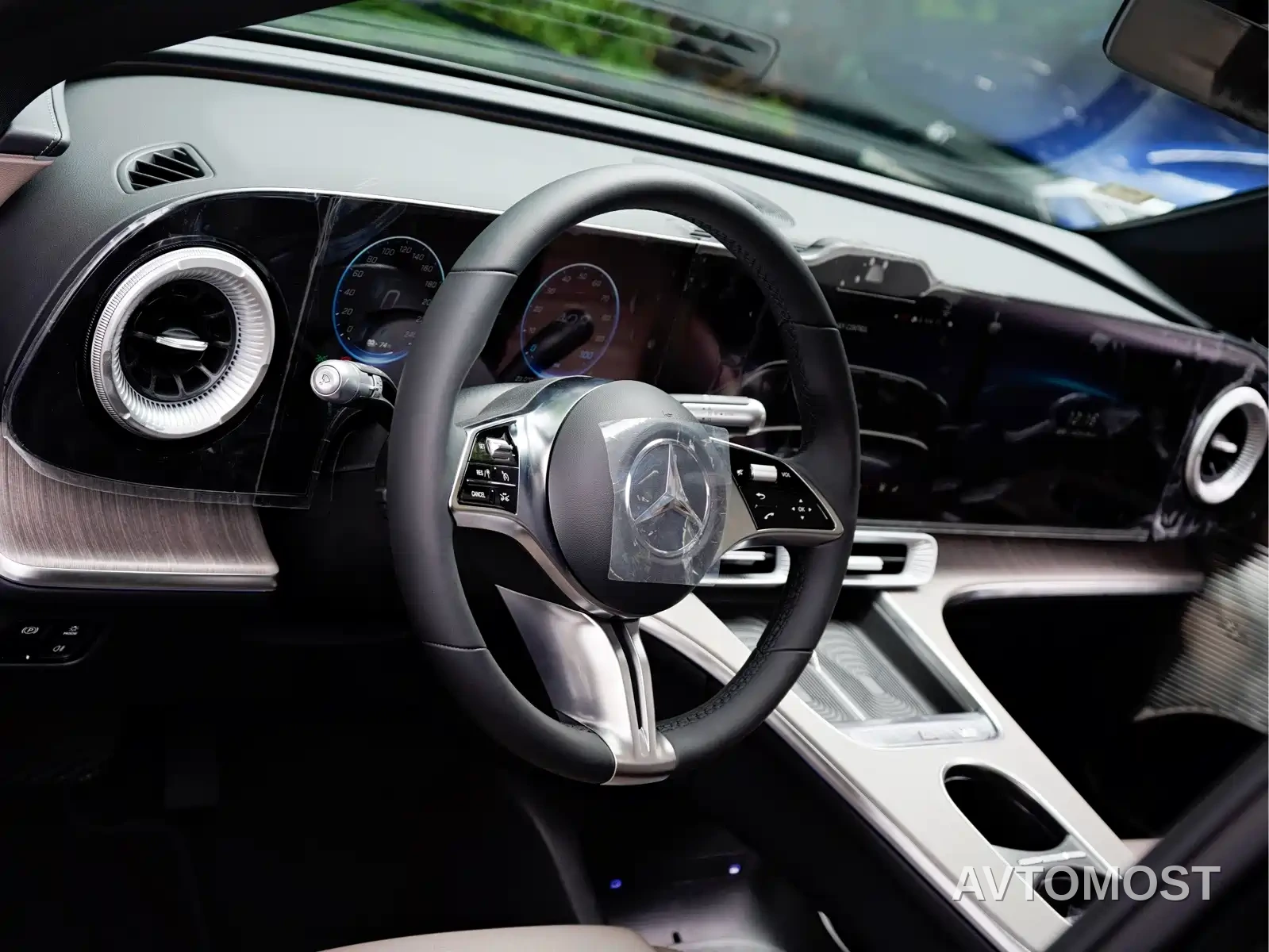 Mercedes-Benz GLC New Energy — фото 12