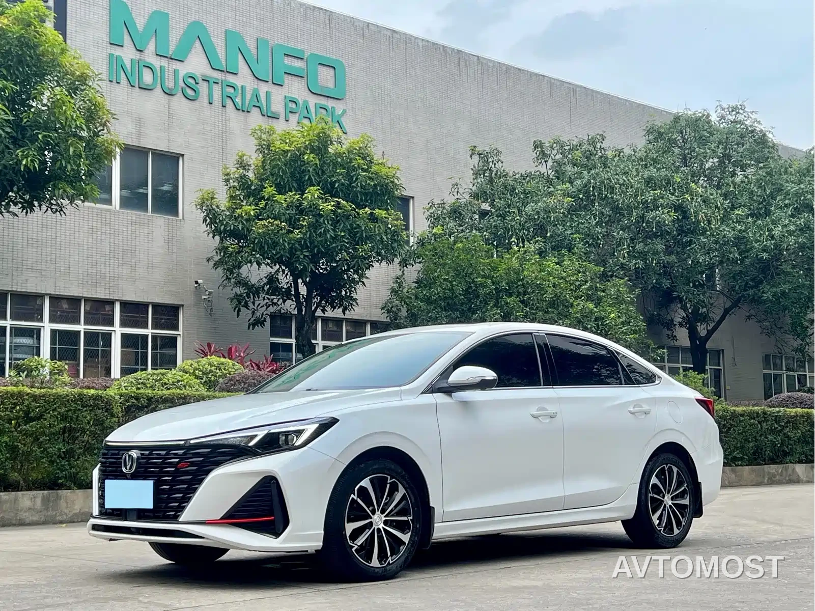 Changan Eado 2022 PLUS Blue Whale NE 1.4T GDI DCT Premium Edition — фото 1