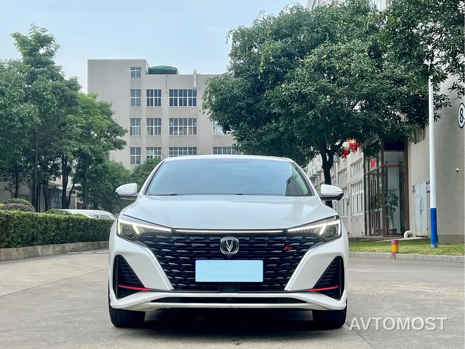 Changan Eado 2022 PLUS Blue Whale NE 1.4T GDI DCT Premium Edition — фото 2