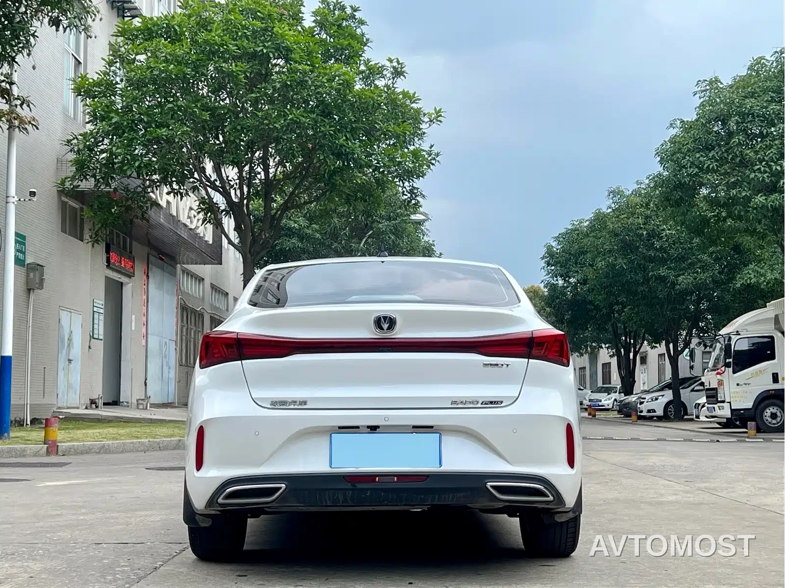 Changan Eado 2022 PLUS Blue Whale NE 1.4T GDI DCT Premium Edition — фото 6
