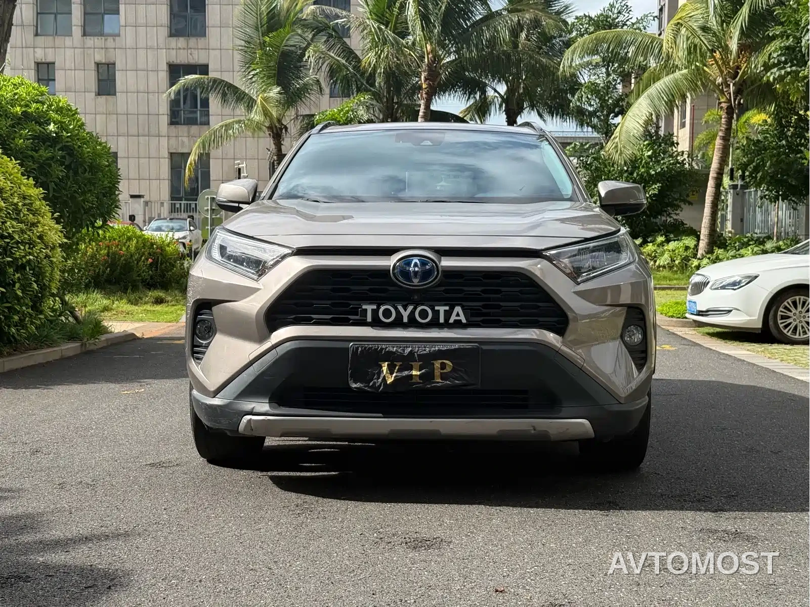 Toyota RAV4 Rongfang Dual Engine E+ 2022 2.5L 2WD Elite Pro — фото 11