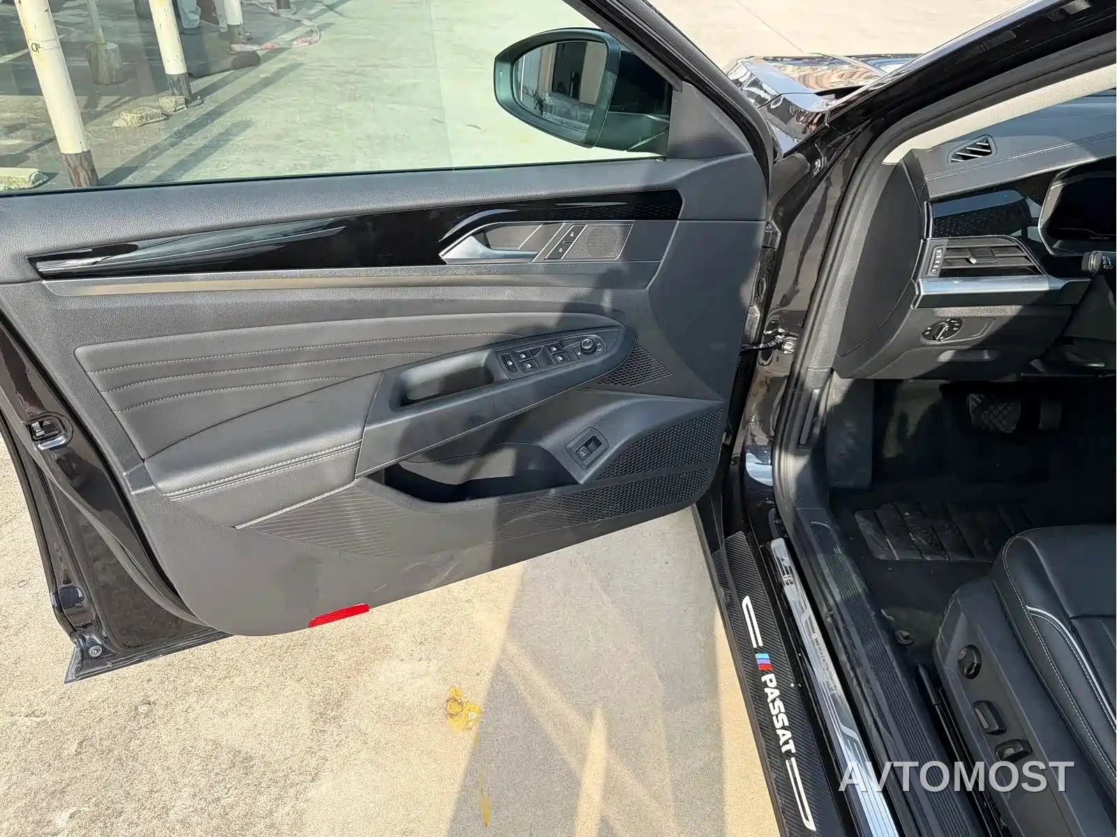 Volkswagen Passat 2022 330TSI Starlight Elite Edition — фото 4