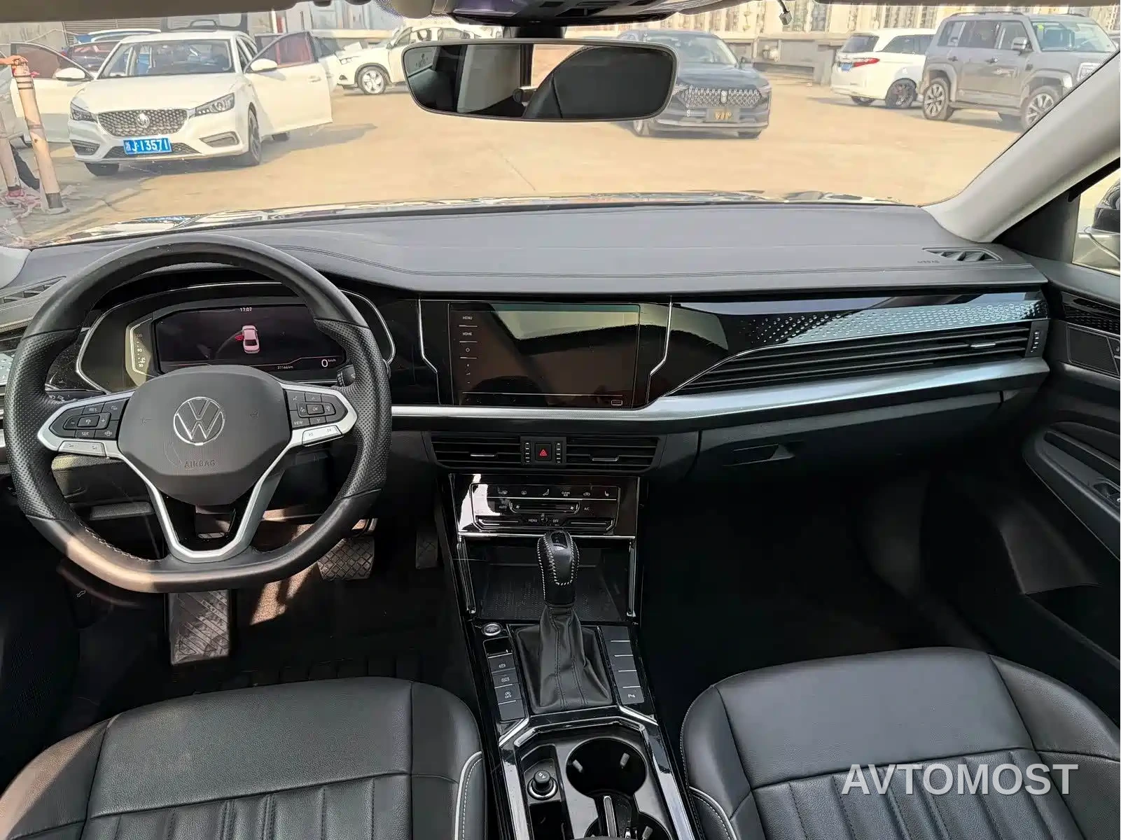 Volkswagen Passat 2022 330TSI Starlight Elite Edition — фото 8