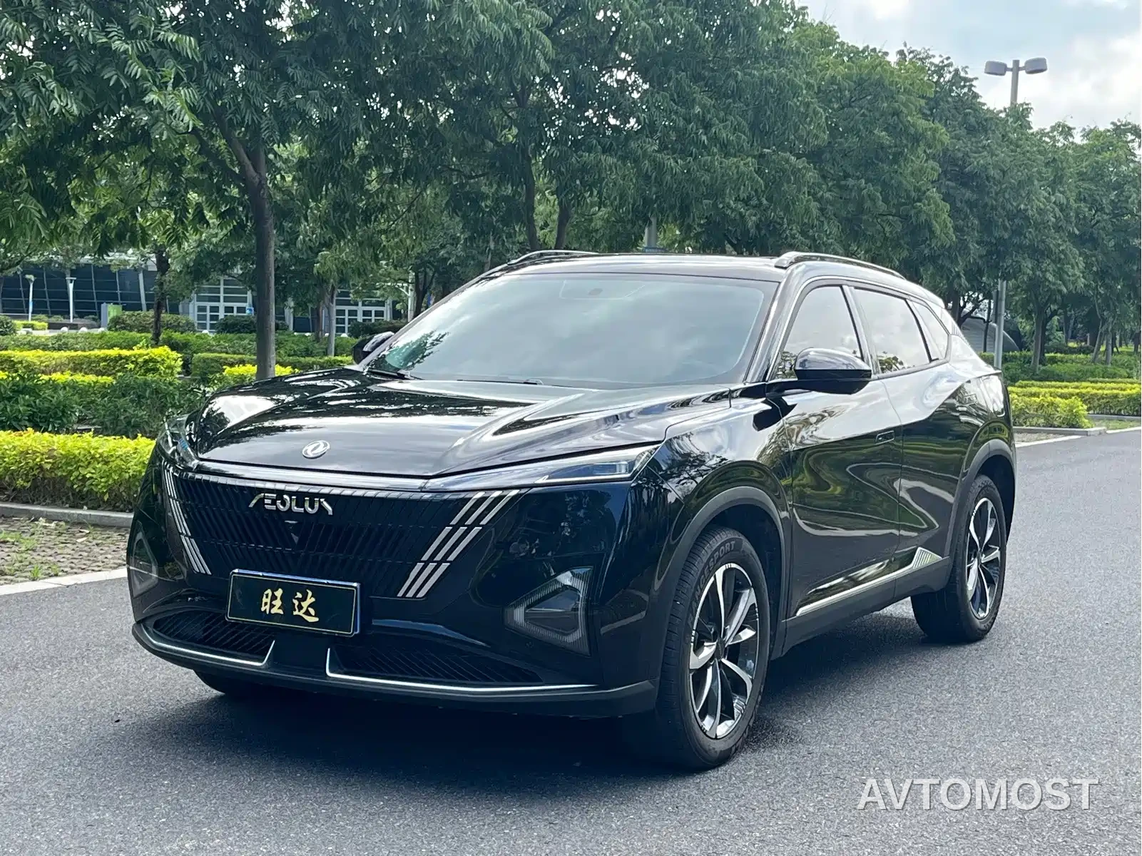 Dongfeng Aeolus Haohan 2024 Glory Edition DH-i 1.5T Luxury — фото 1