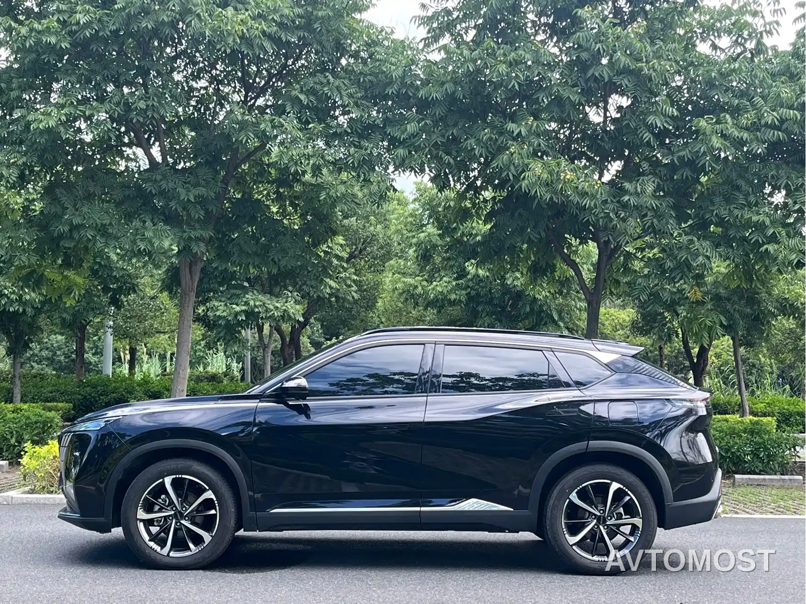 Dongfeng Aeolus Haohan 2024 Glory Edition DH-i 1.5T Luxury — фото 10