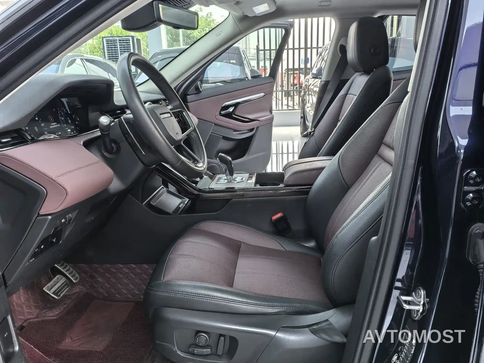 Land Rover Range Rover Evoque New Energy 2021 Range Rover Evoque L P300e Luxury — фото 5