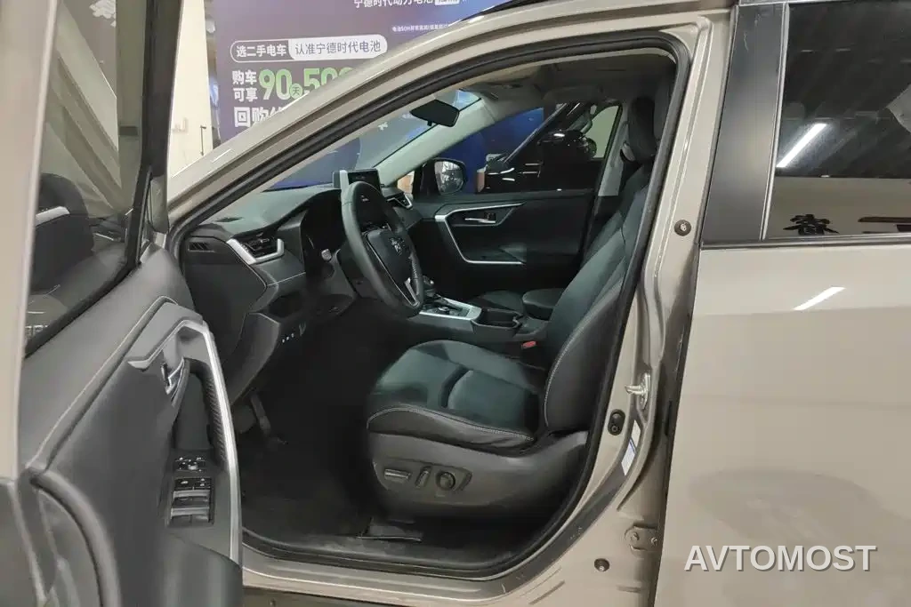 Toyota RAV4 Rongfang 2021 Hybrid 2.5L E-CVT AWD Elite PLUS Edition — фото 6