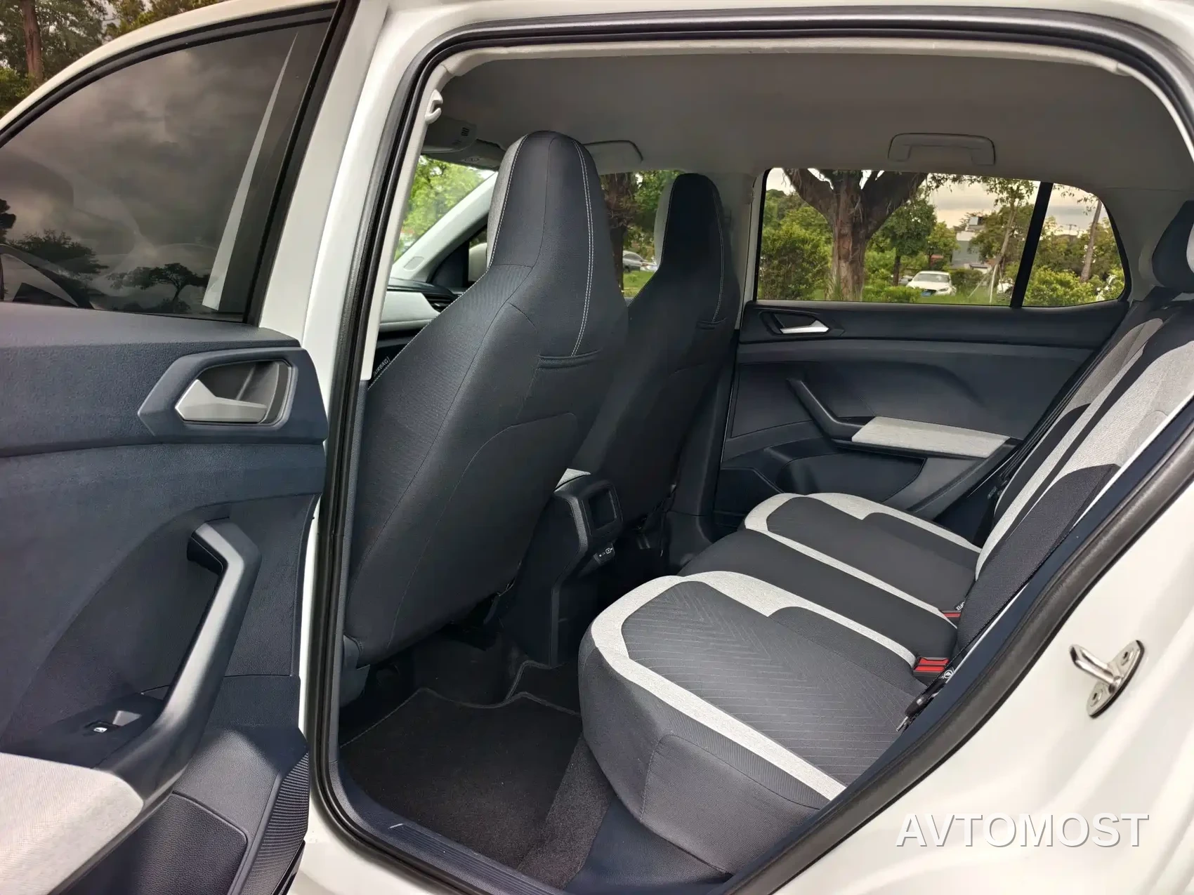 Volkswagen Tharu 2025 Model Rising Star 1.5L Advance Edition — фото 5