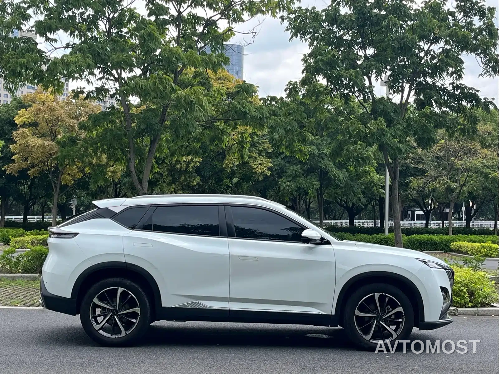 Dongfeng Aeolus Haohan 2024 Glory Edition DH-i 1.5T Luxury — фото 11