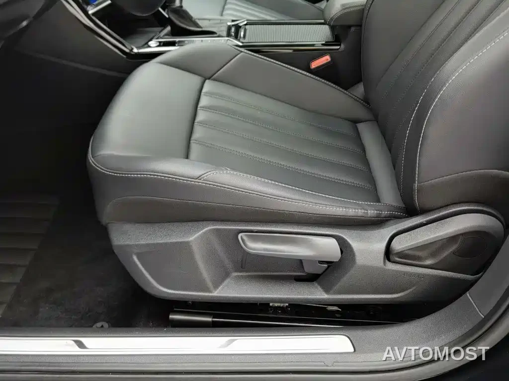 Volkswagen Passat New Energy 2022 430PHEV Hybrid Business Edition — фото 14