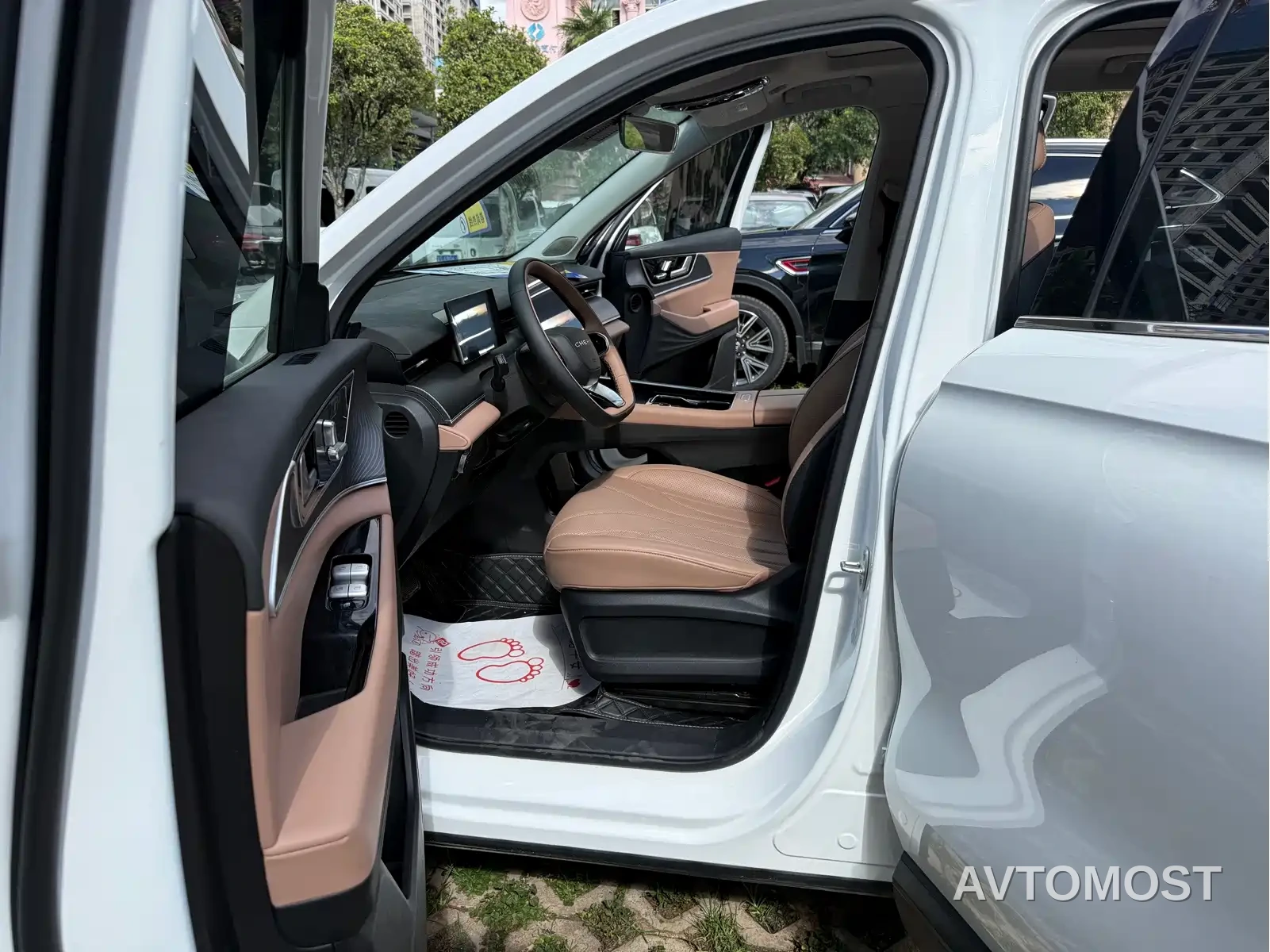 Chery Tiggo 8L 2024 2.0T 2WD Premium 5-seater — фото 4