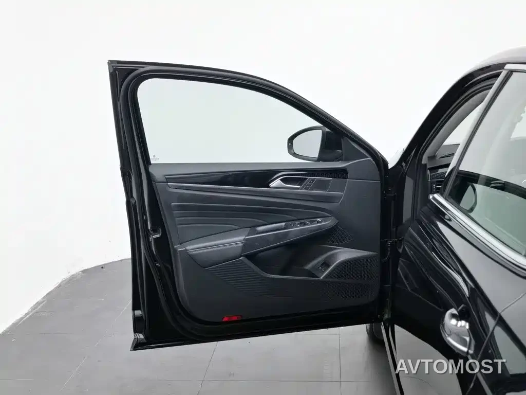 Volkswagen Passat New Energy 2022 430PHEV Hybrid Luxury Edition — фото 6