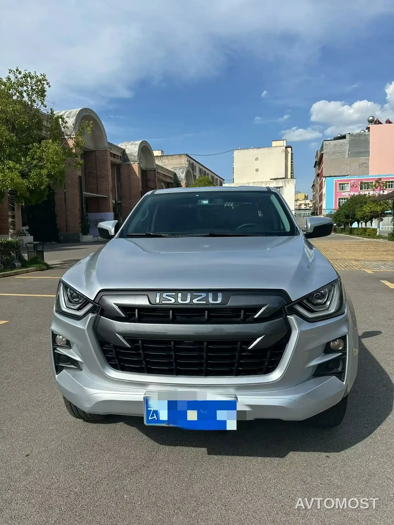 Isuzu Lingtuo 2025 2.5T Manual 4WD Diesel Navigator Long Wheelbase Flatbed — фото 2
