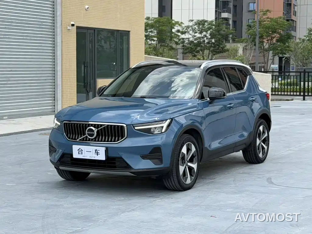 Volvo XC40 2023 B4 AWD Zhiyuan Luxury Edition — фото 1