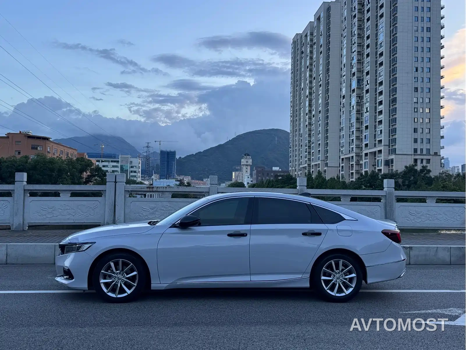 Honda Accord 2022 260TURBO Luxury Edition — фото 3