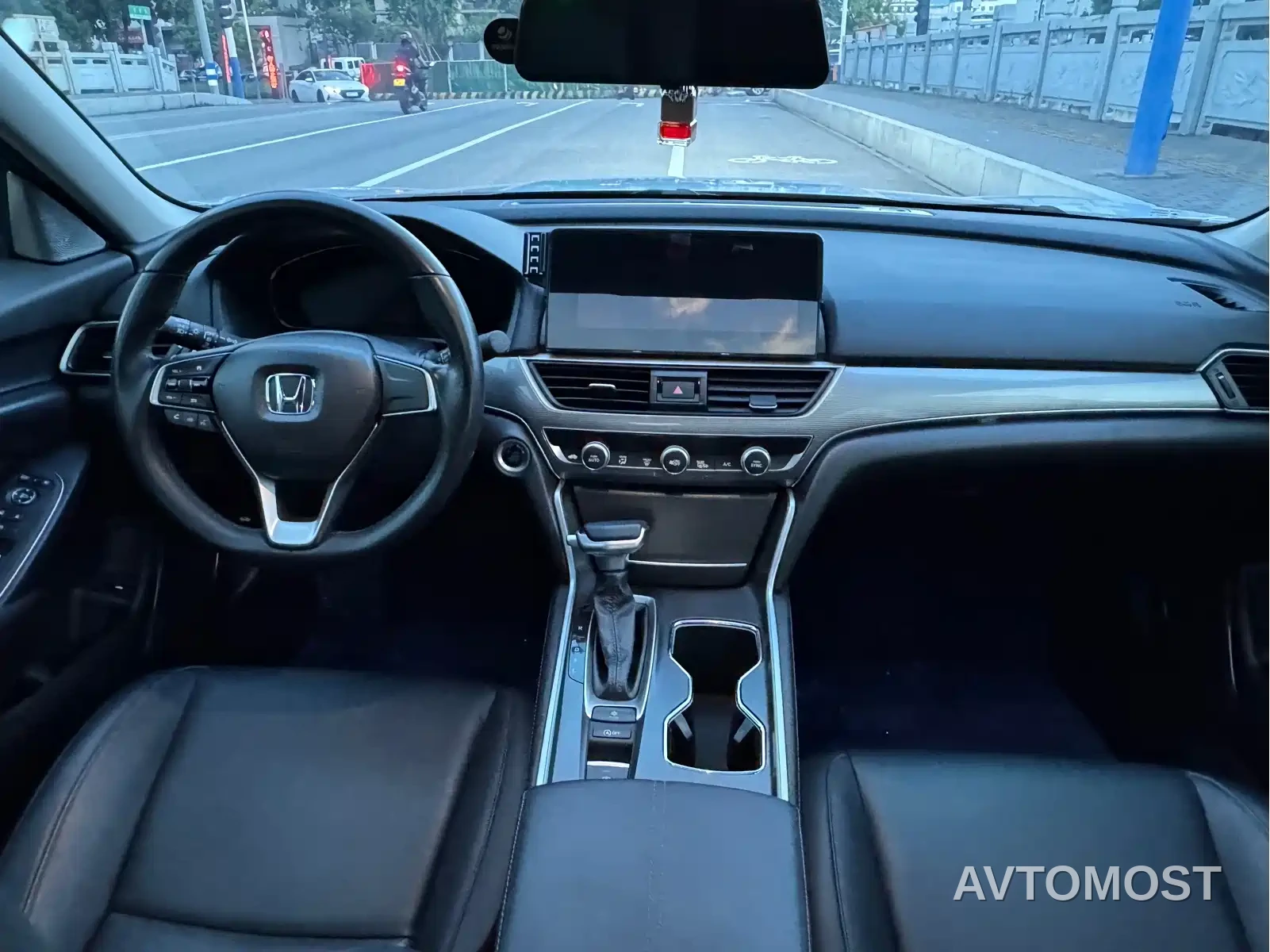 Honda Accord 2022 260TURBO Luxury Edition — фото 8