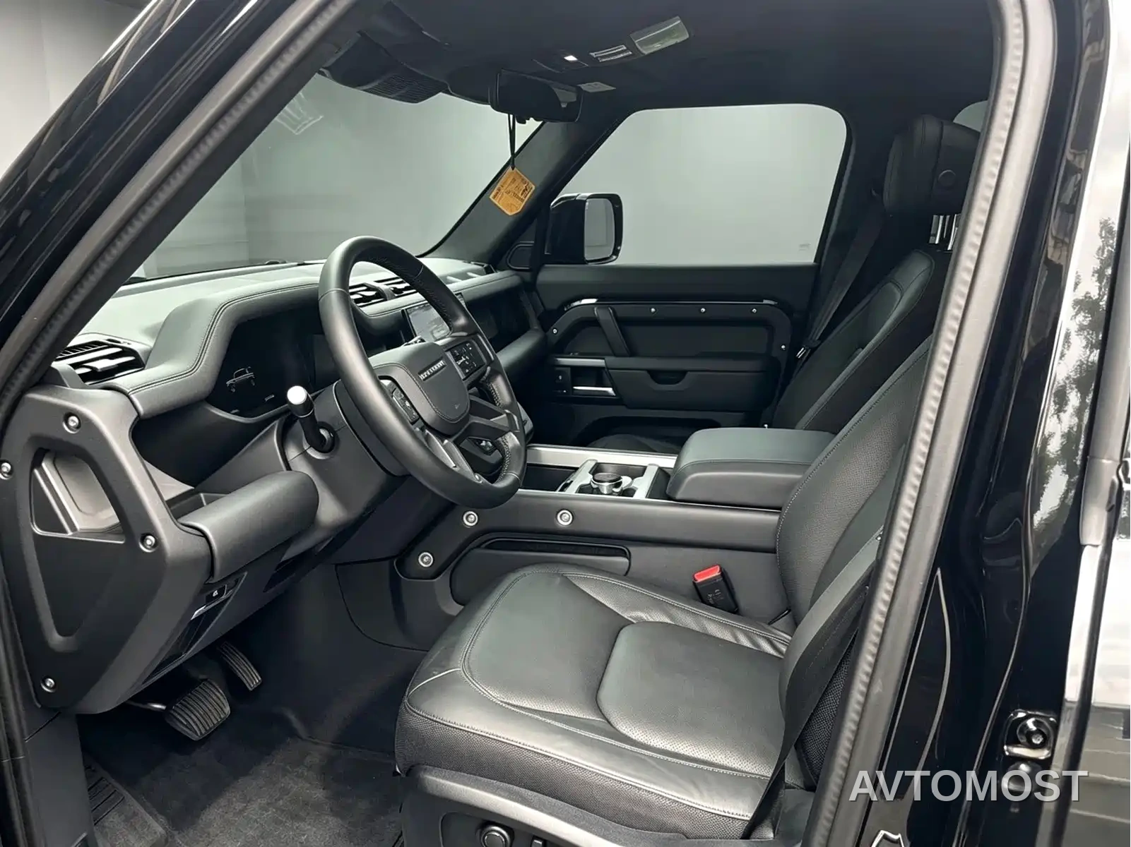 Land Rover Defender 2025 110 3.0T P400 -Dynamic HSE — фото 3