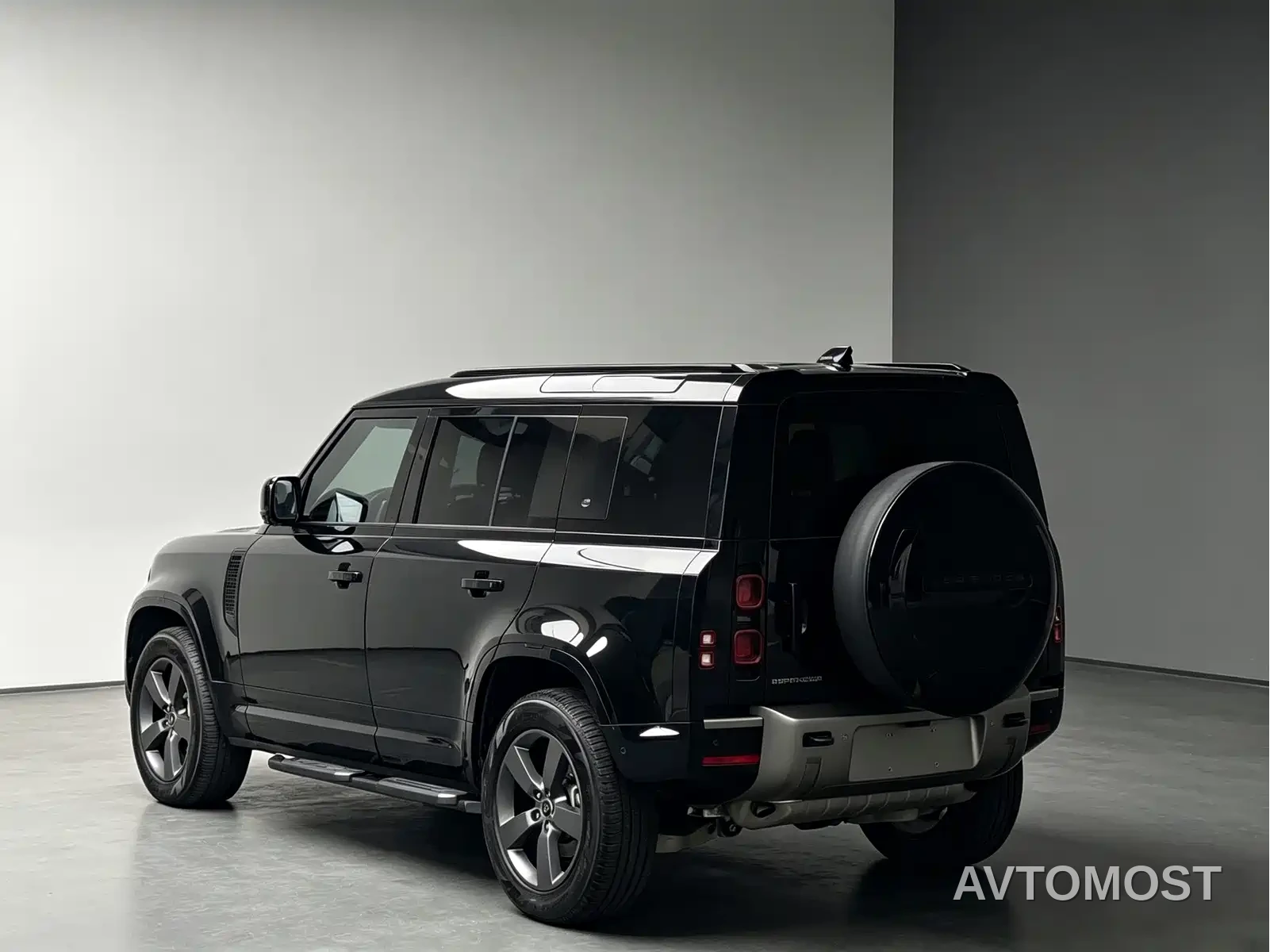 Land Rover Defender 2025 110 3.0T P400 -Dynamic HSE — фото 6
