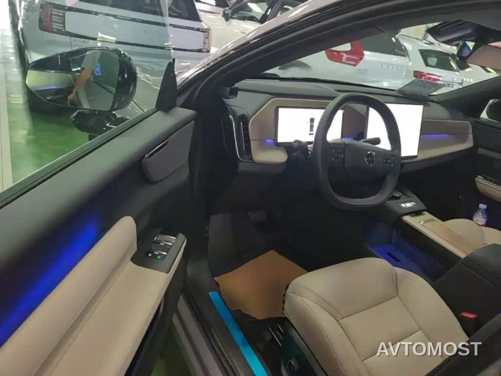 Volvo XC70 Plug-in Hybrid 2025 Standard — фото 11