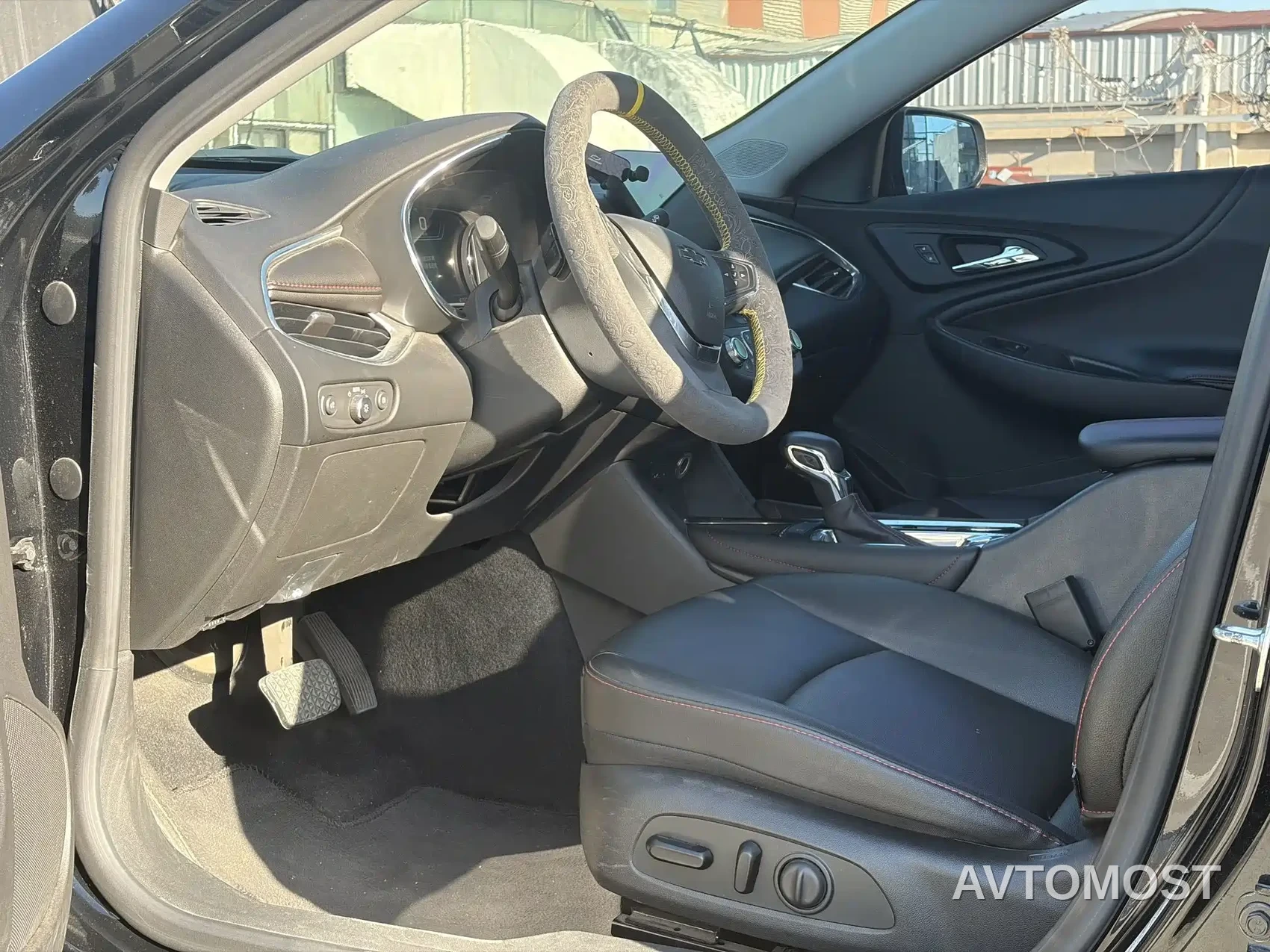 Chevrolet Malibu XL 2023 Redline 2.0T RS Connect Edition — фото 7
