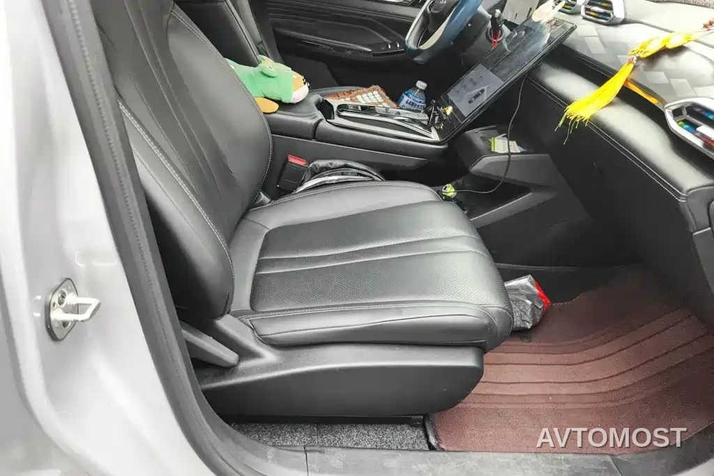 Dongfeng Aeolus Haohan 2023 DH-i 1.5T Luxury Edition — фото 6