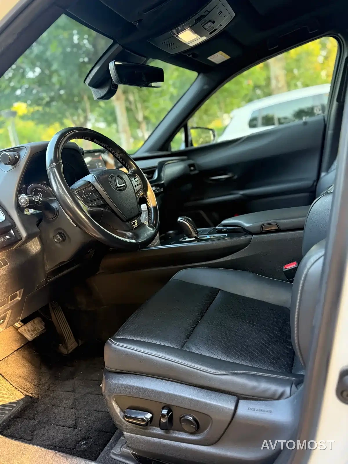 Lexus UX Electric 2020 300e Pure Enjoyment Edition — фото 5