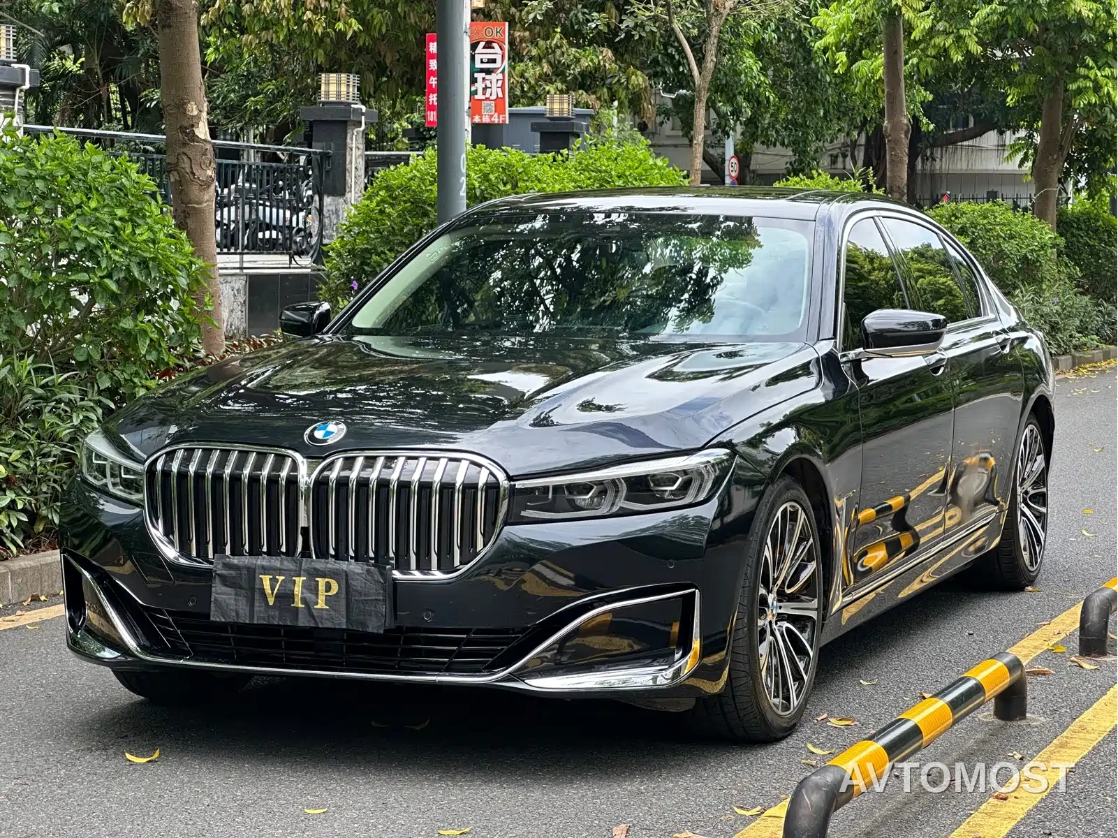 BMW 7 Series 2021 Model 740Li Leading M Sport Package — фото 1