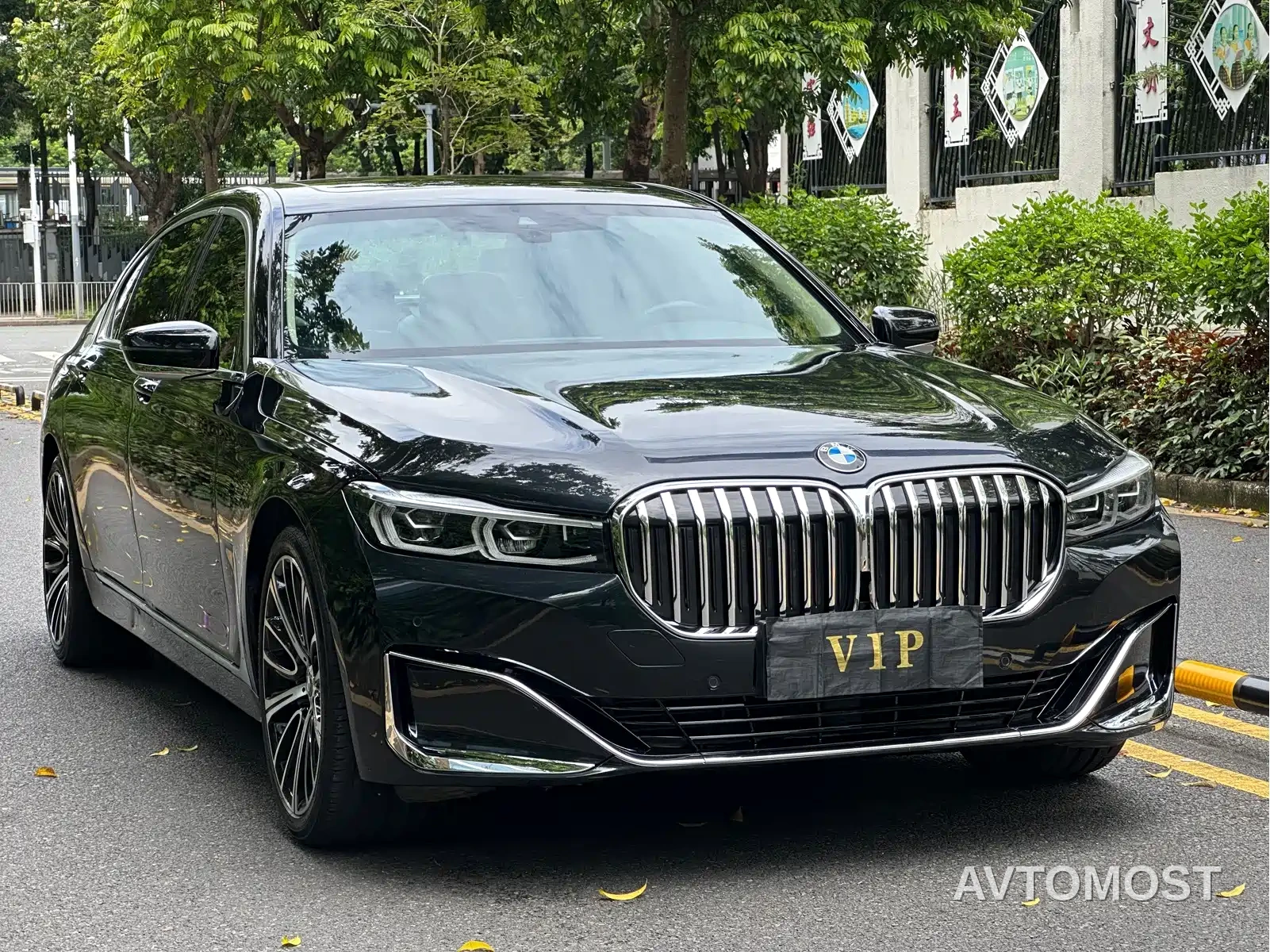 BMW 7 Series 2021 Model 740Li Leading M Sport Package — фото 3