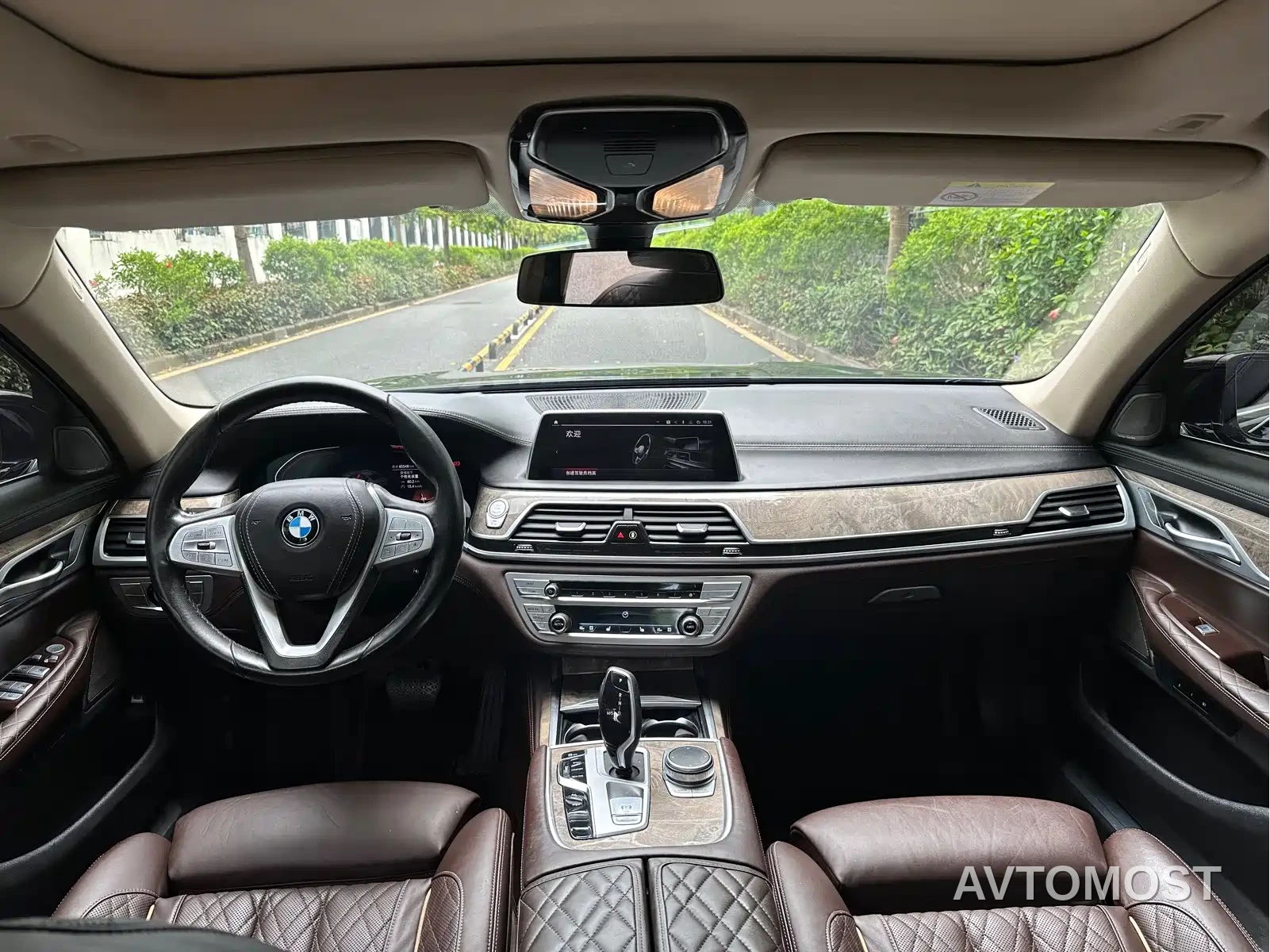 BMW 7 Series 2021 Model 740Li Leading M Sport Package — фото 9