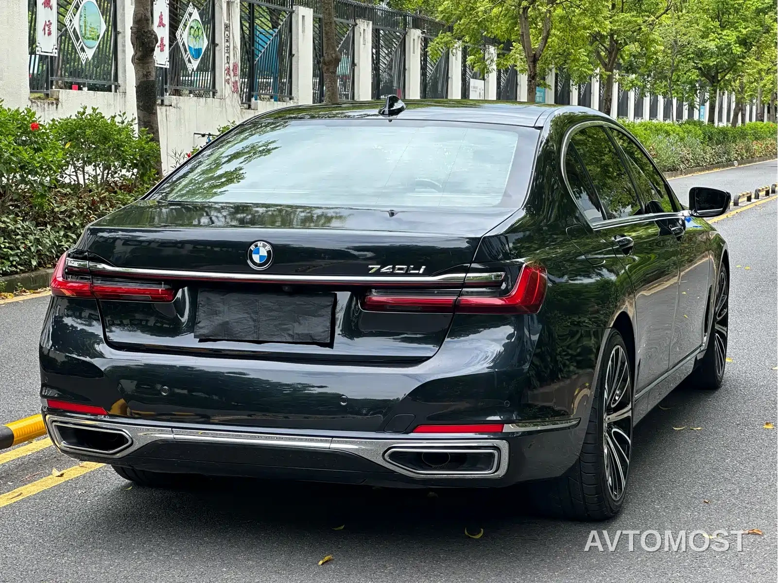 BMW 7 Series 2021 Model 740Li Leading M Sport Package — фото 12