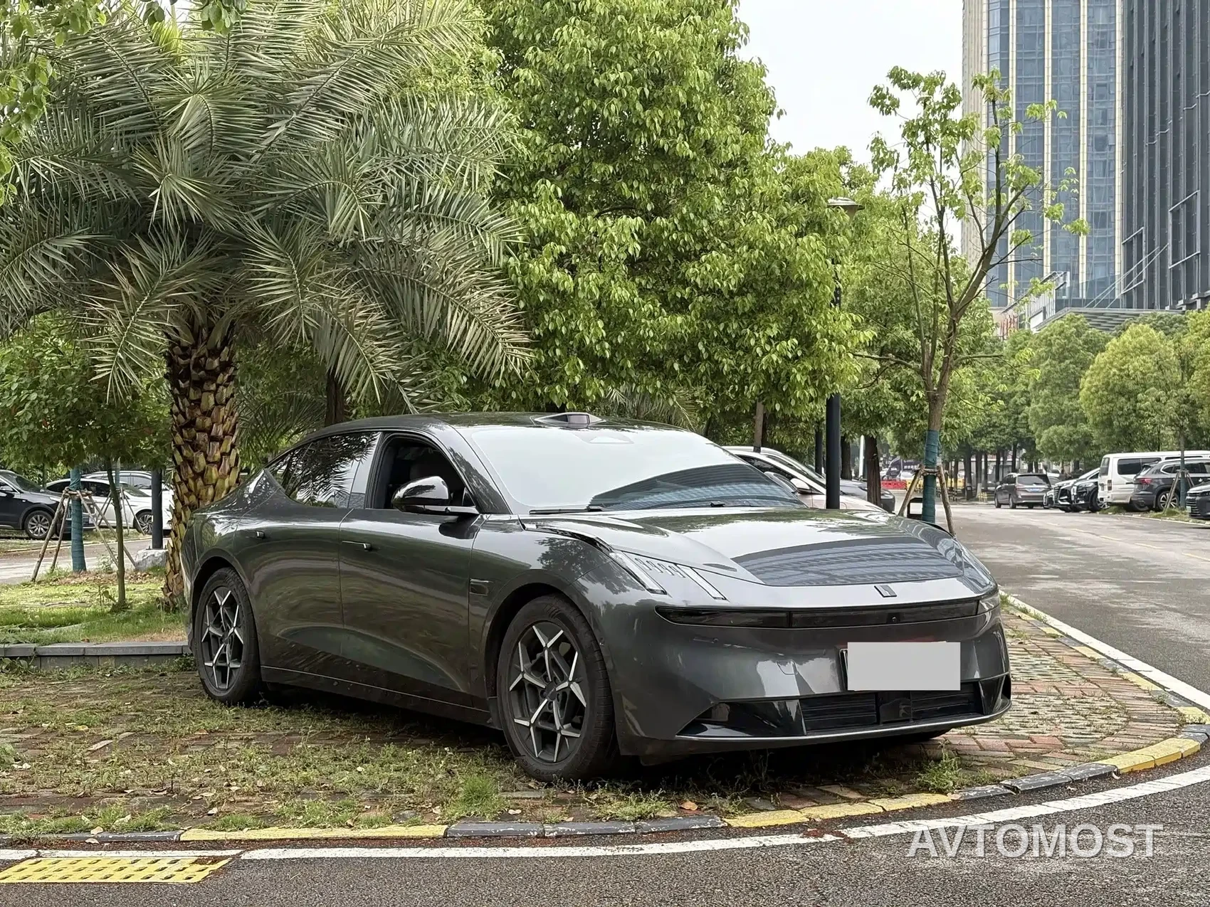 Lynk & Co Z10 2025 Model 95kWh 806km RWD Smart Drive Max — фото 3