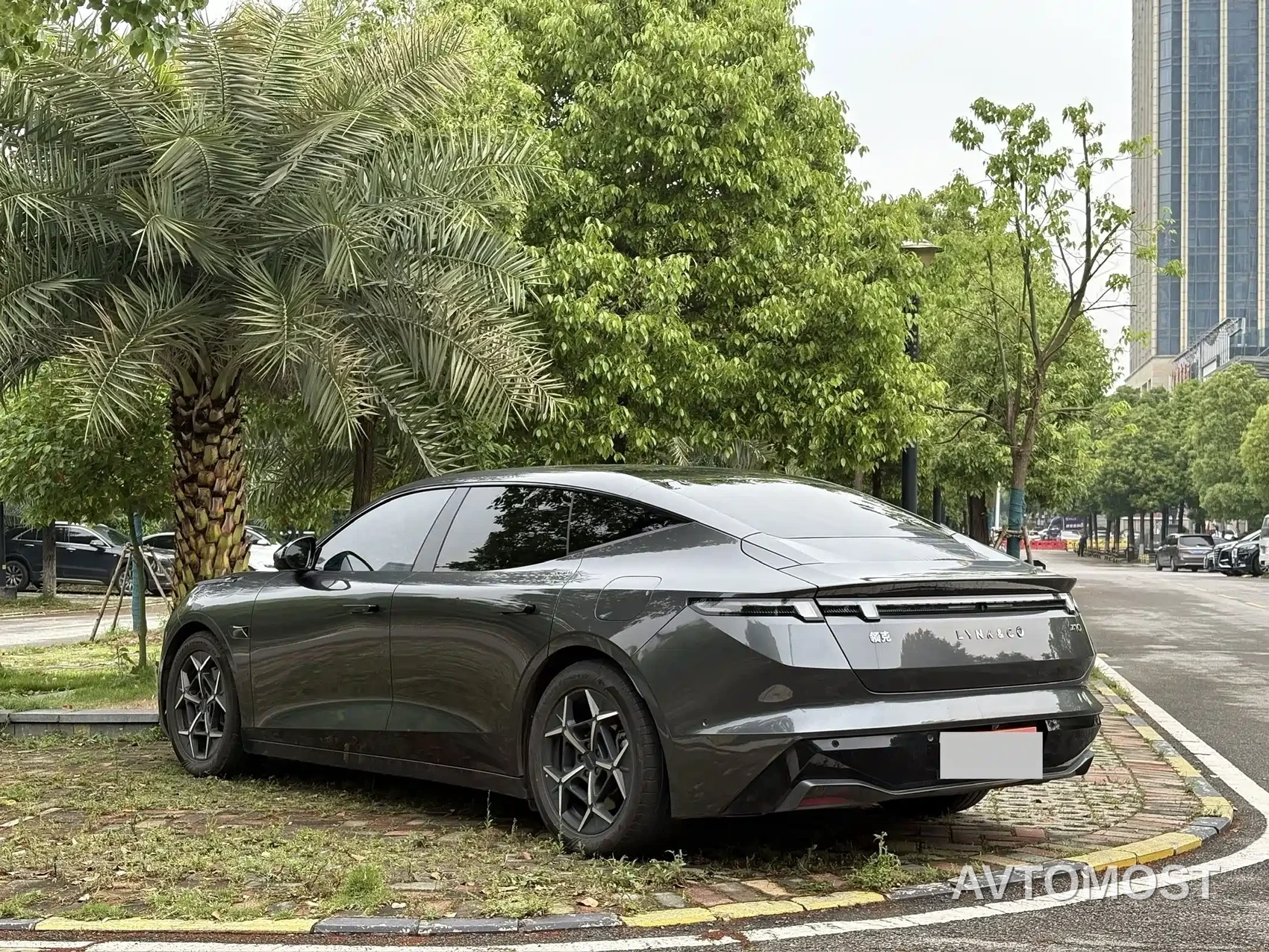 Lynk & Co Z10 2025 Model 95kWh 806km RWD Smart Drive Max — фото 16