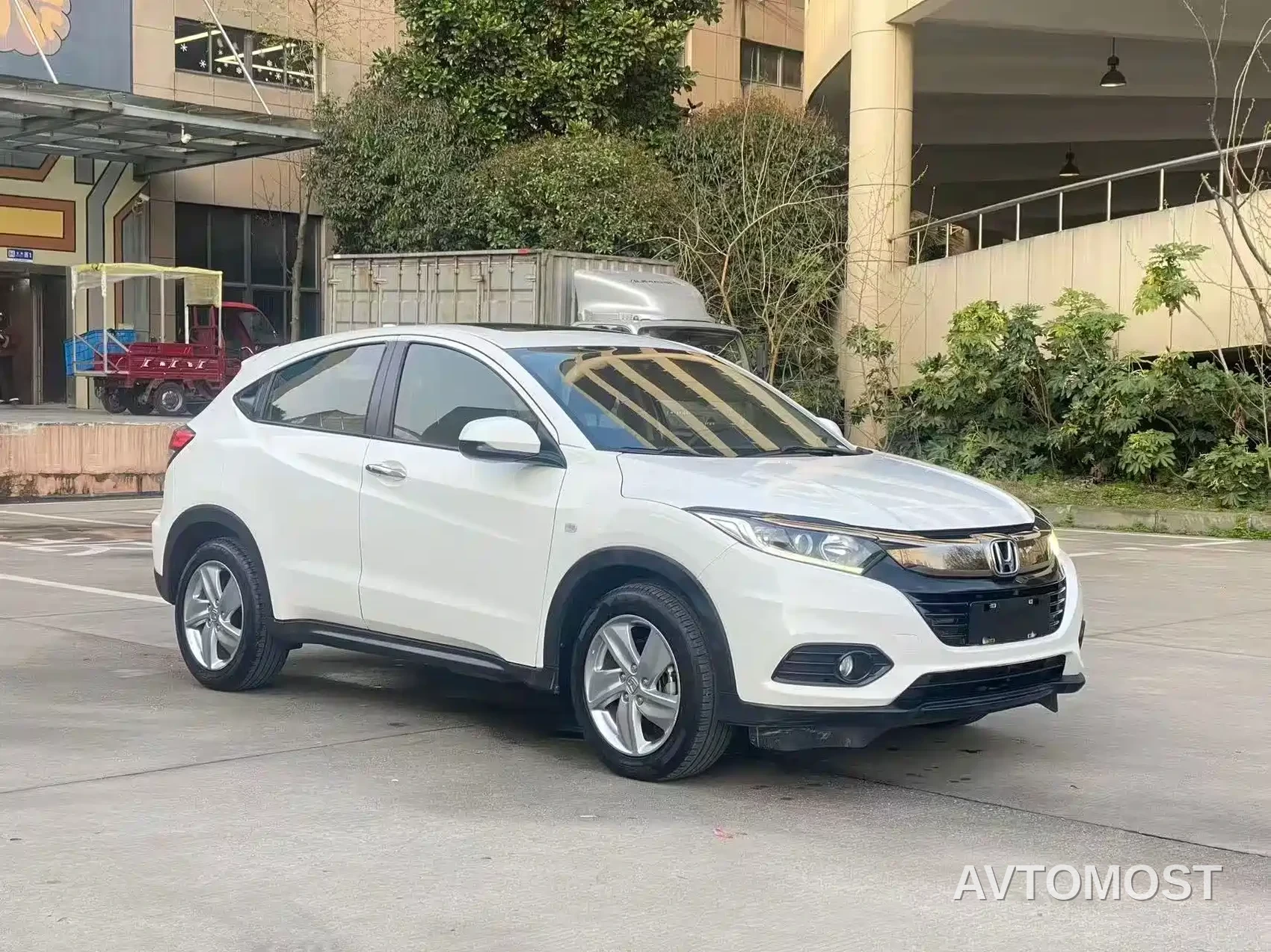 Honda Vezel 2020 1.5L CVT Elite — фото 3