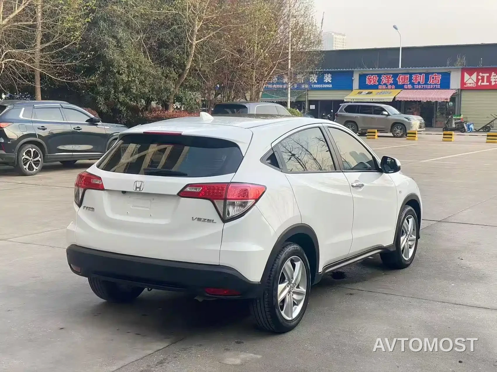Honda Vezel 2020 1.5L CVT Elite — фото 6