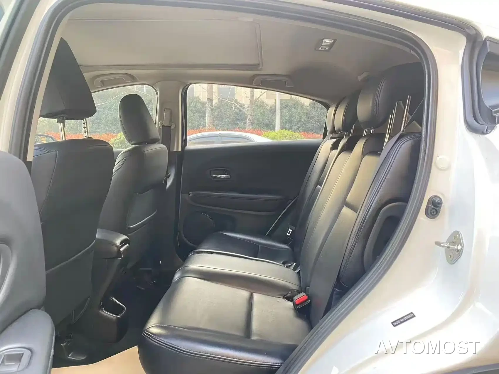 Honda Vezel 2020 1.5L CVT Elite — фото 7