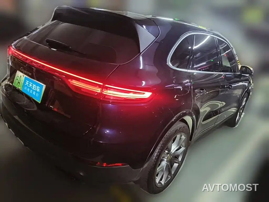 Porsche Cayenne New Energy 2021 Cayenne E-Hybrid 2.0T — фото 2