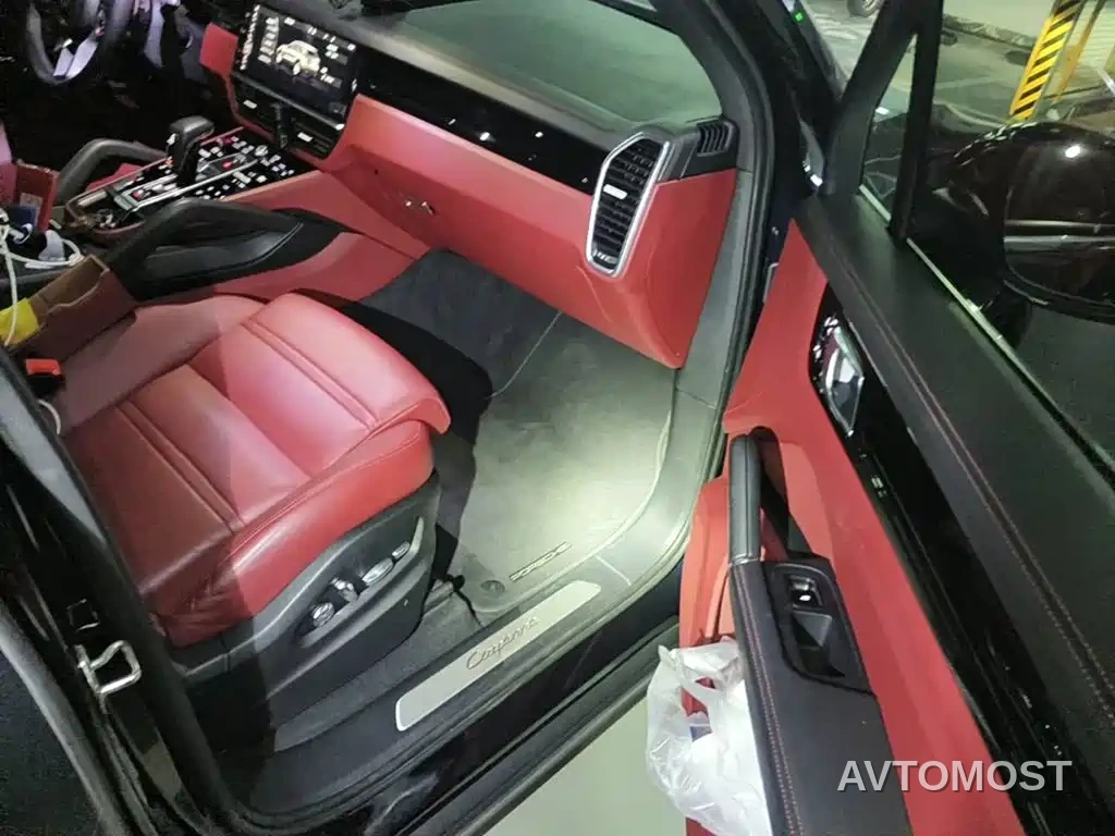 Porsche Cayenne New Energy 2021 Cayenne E-Hybrid 2.0T — фото 12