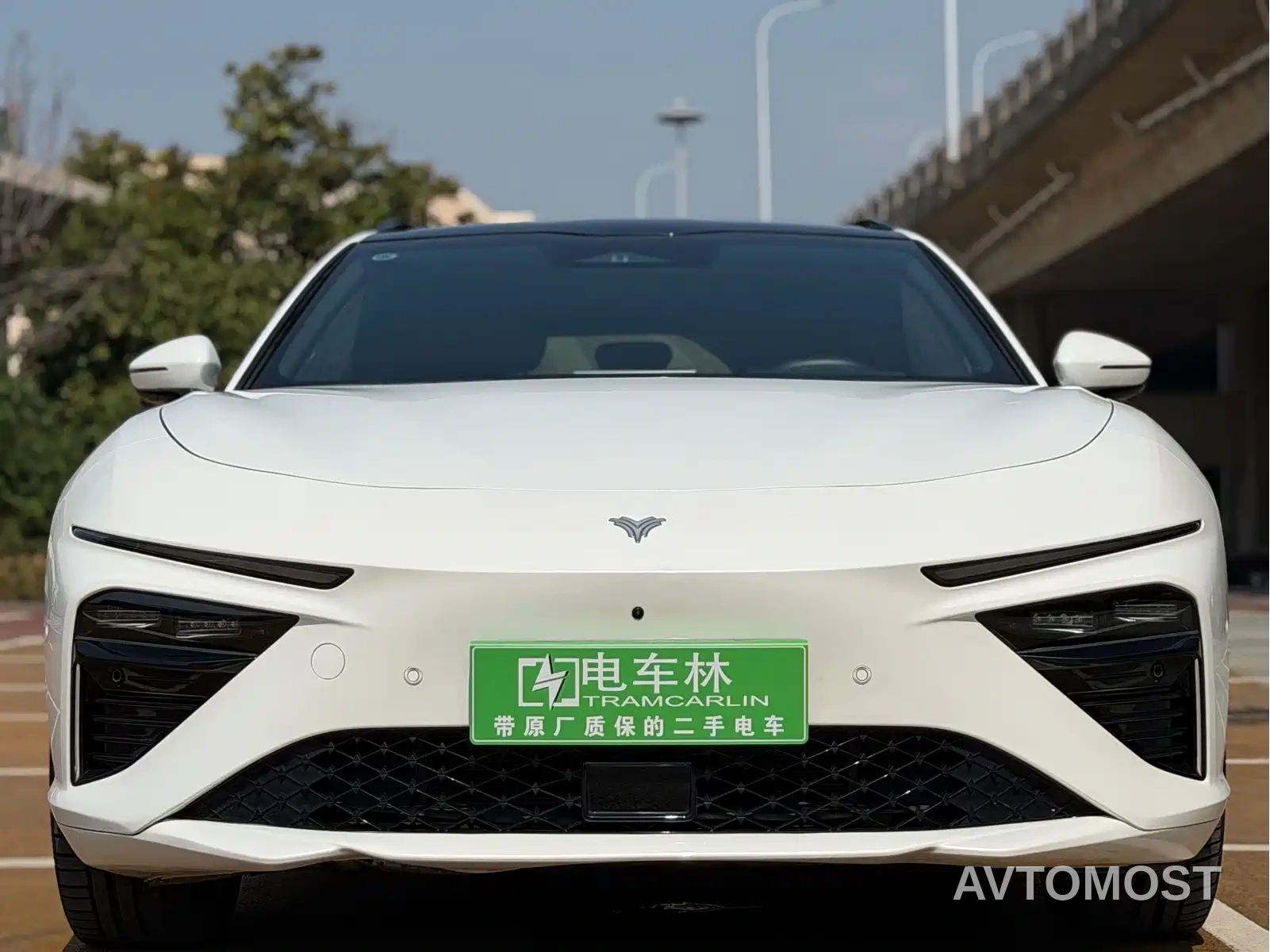 Nezha S Shooting Brake 2024 Extended Range 300 Pro Edition — фото 2