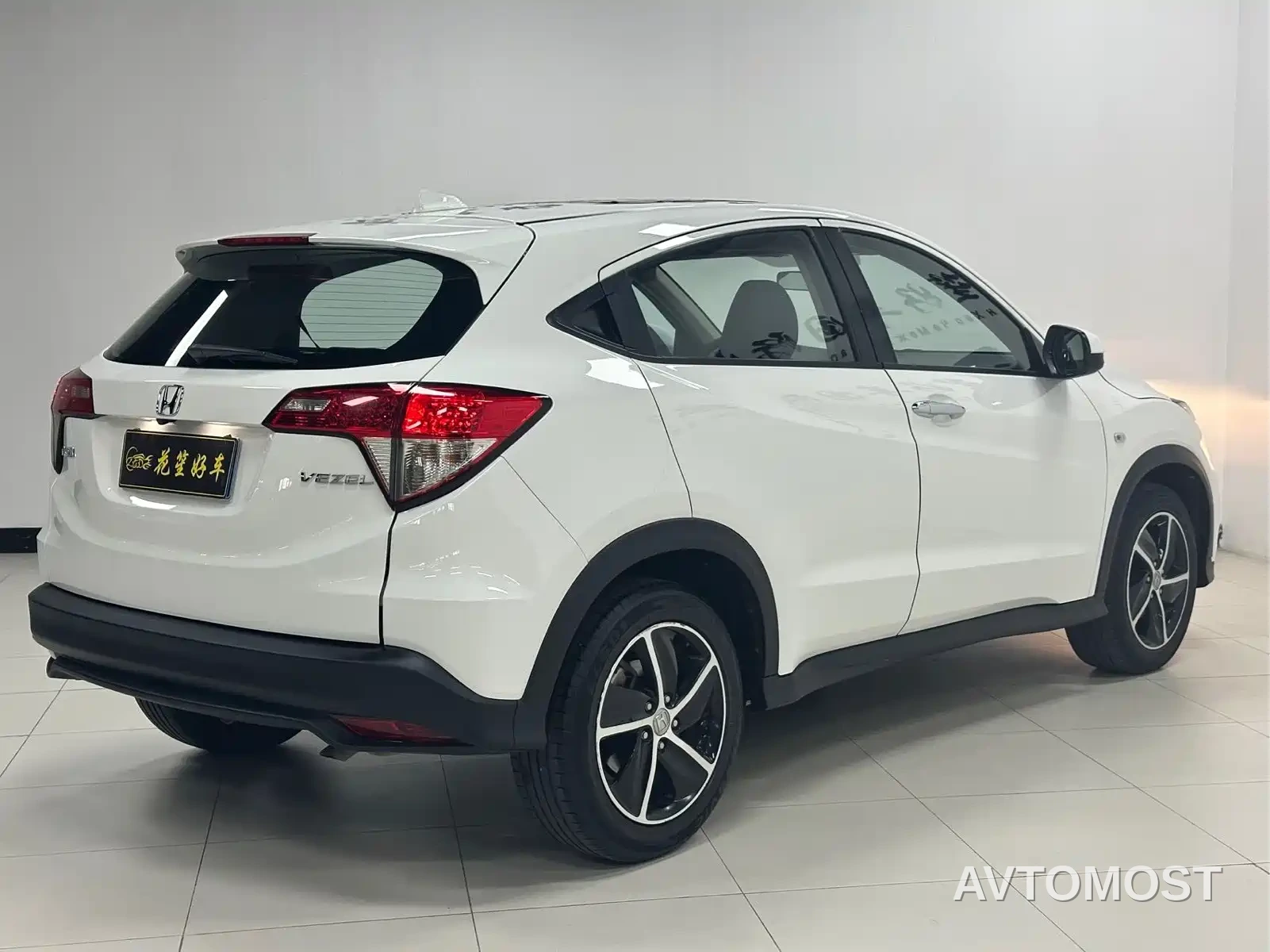 Honda Vezel 2022 1.5L CVT Elite Smart Edition — фото 4