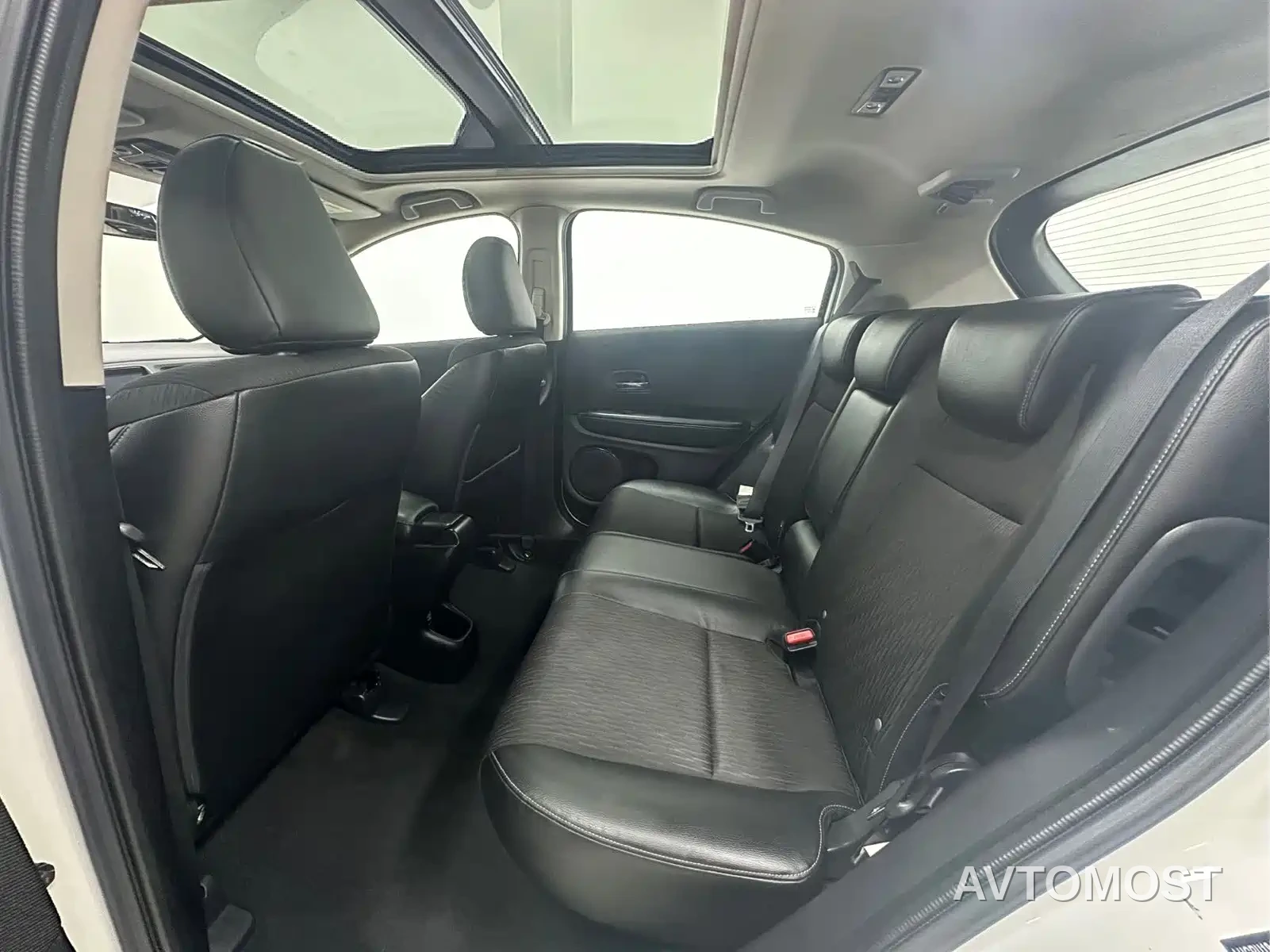 Honda Vezel 2022 1.5L CVT Elite Smart Edition — фото 11