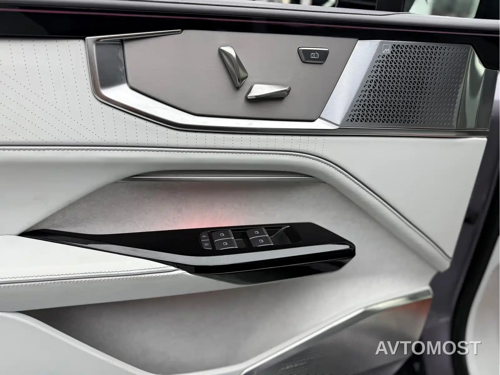 HiPhi Y 2023 560km Pioneer Edition — фото 18