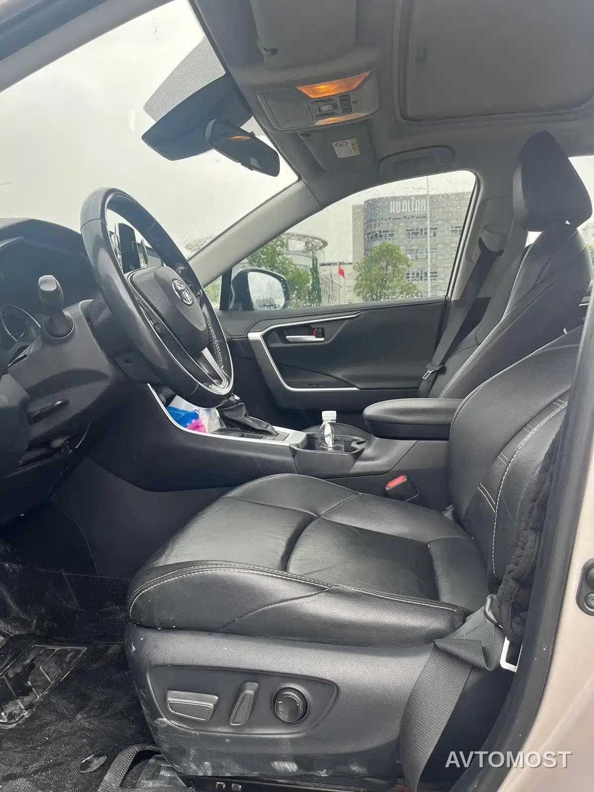 Toyota Wildlander 2022 Hybrid 2.5L E-CVT FWD Luxury PLUS Edition — фото 4
