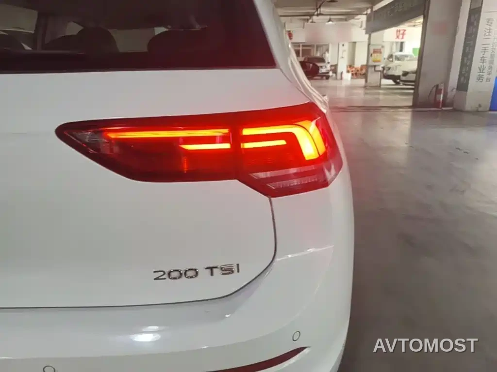 Volkswagen Golf 2023 Model 200TSI DSG — фото 8