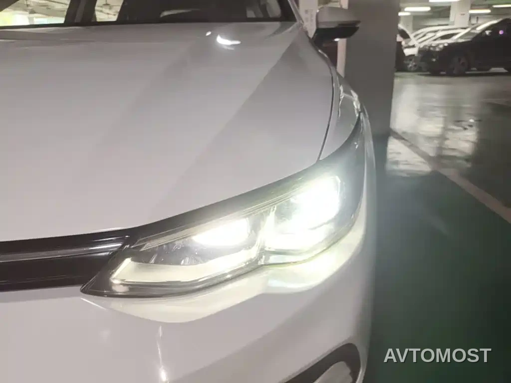 Volkswagen Golf 2023 Model 200TSI DSG — фото 24