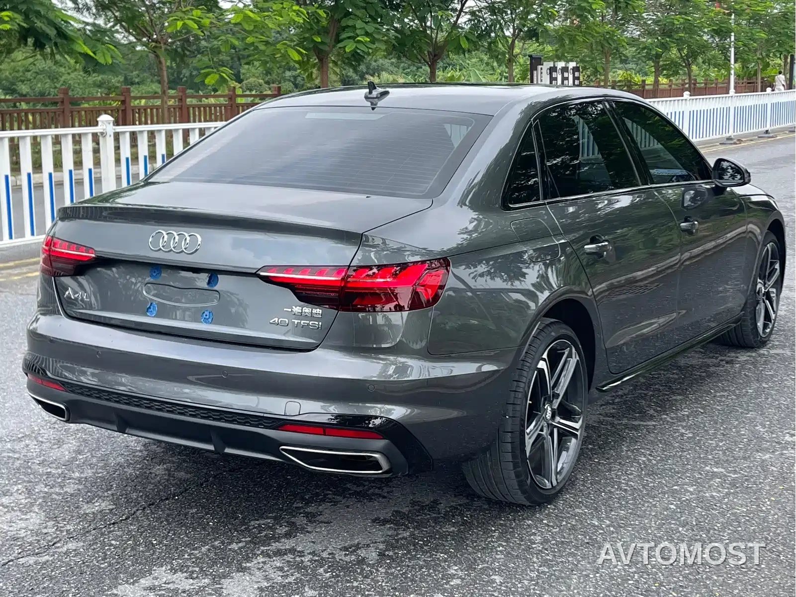 Audi A4L 2025 2 Million Celebration Edition 40 TFSI Luxury Dynamic — фото 6