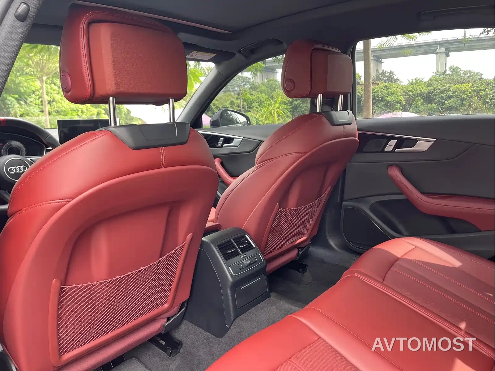 Audi A4L 2025 2 Million Celebration Edition 40 TFSI Luxury Dynamic — фото 25