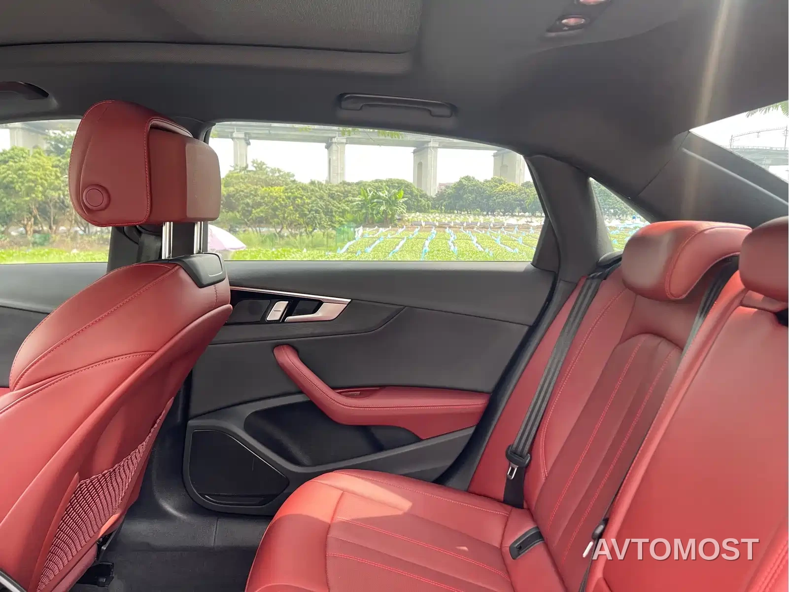 Audi A4L 2025 2 Million Celebration Edition 40 TFSI Luxury Dynamic — фото 26