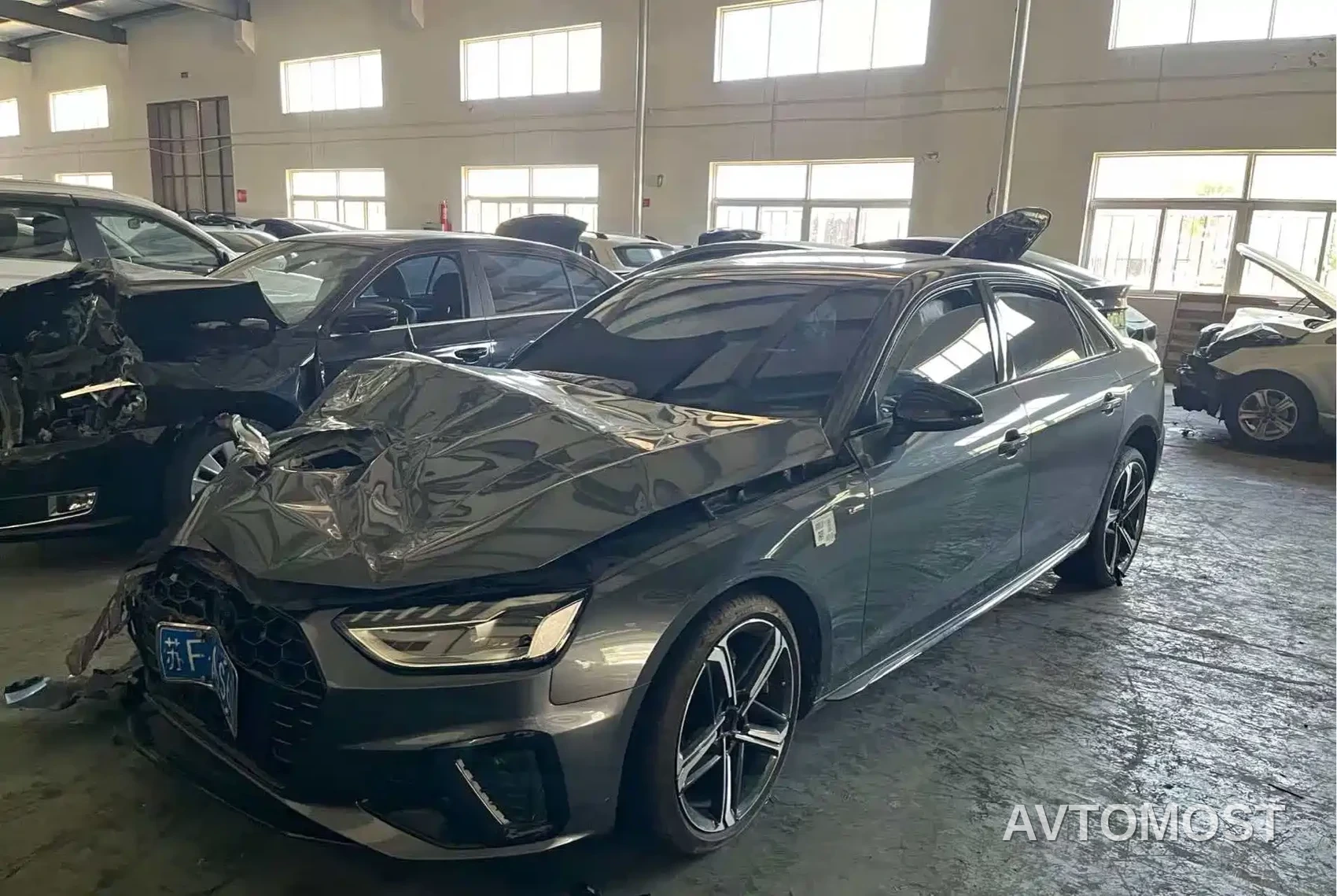 Audi A4L 2025 2 Million Celebration Edition 40 TFSI Luxury Dynamic — фото 30