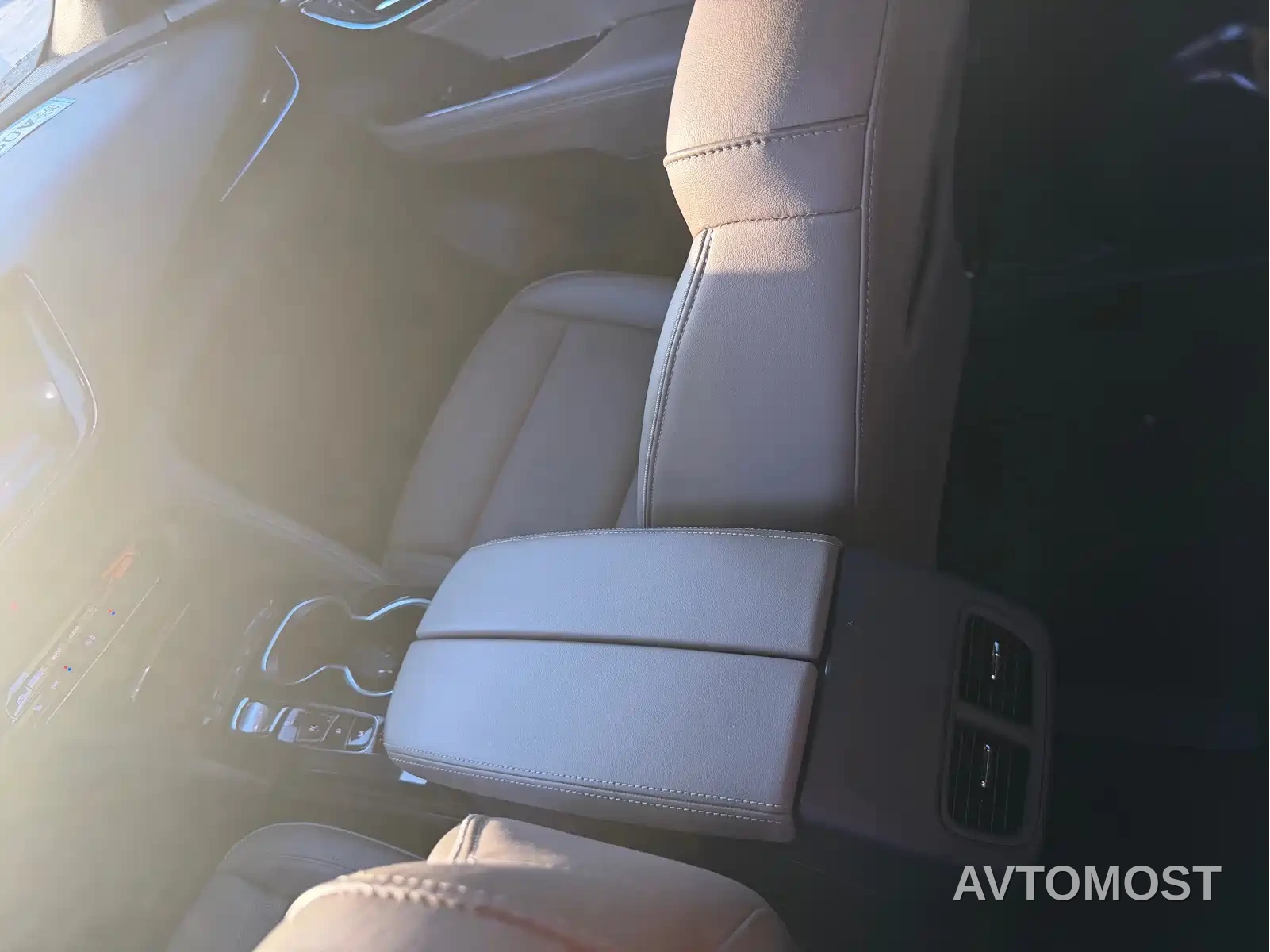 Buick Envision Plus 2022 Enclave Plus 652T 5-Seater Luxury — фото 8